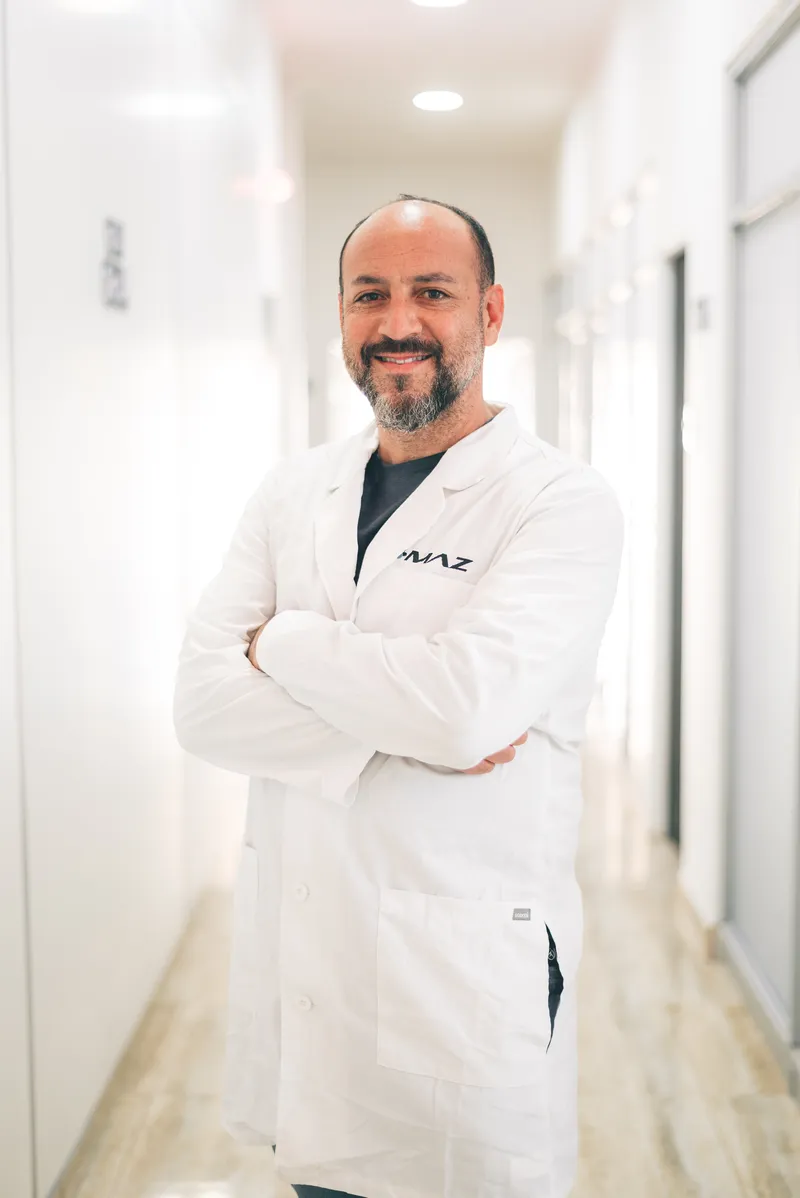 Dr. Angelo Yori Nobile — Director Médico